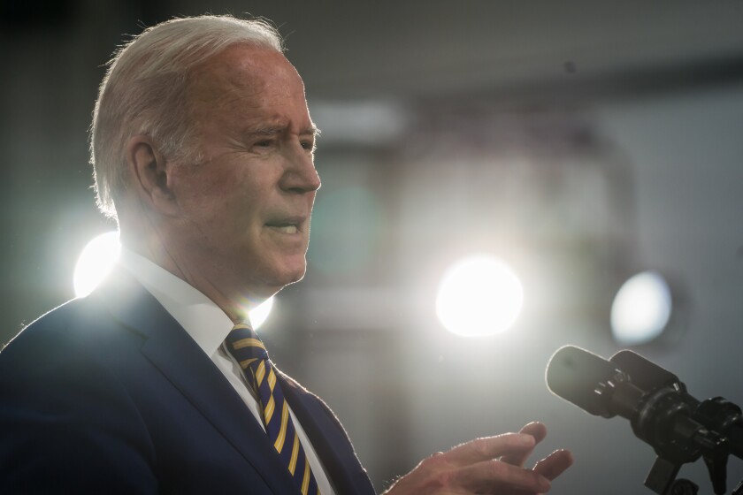 113021-BIDEN-VISIT-DAKOTA-COUNTY-03144.jpg