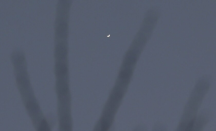 Venus crescent telephoto binoculars May 12 2020 S better.jpg