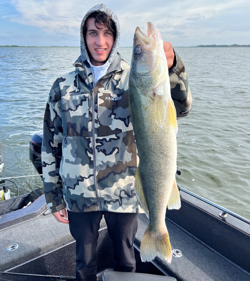 Sam Kartch walleye.jpg