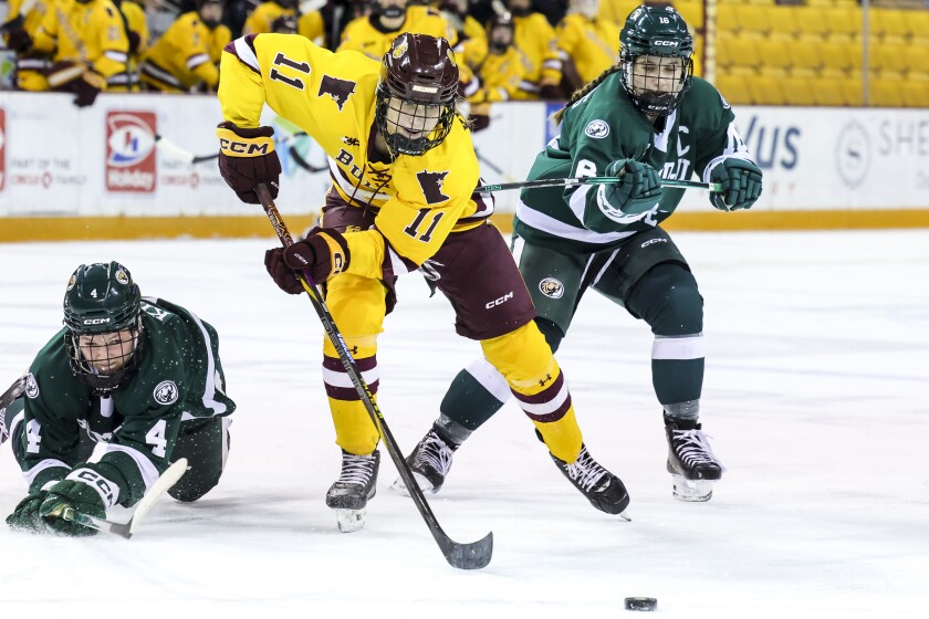 college women play ice hockey