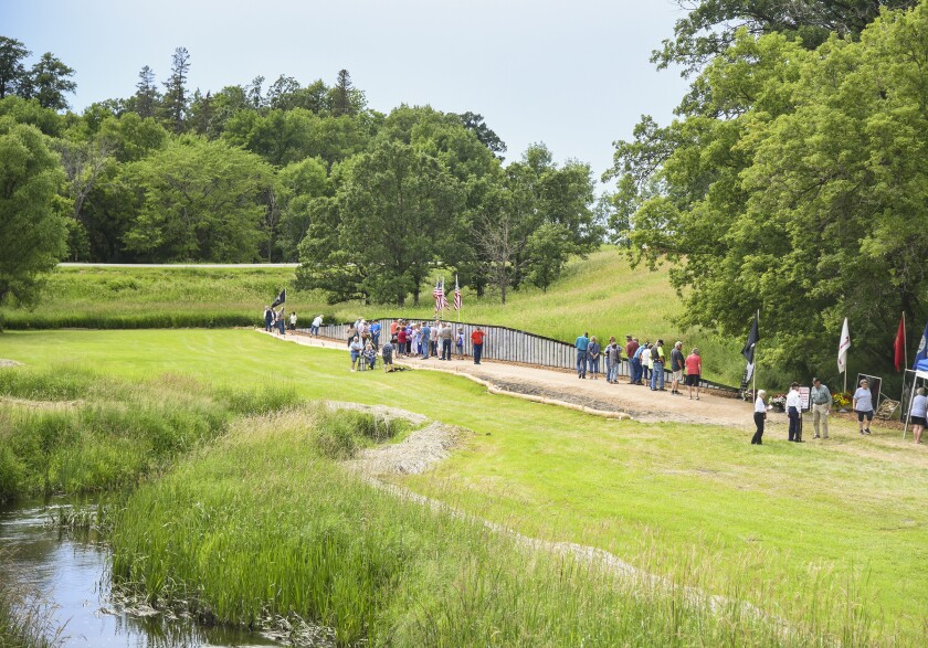 070922.N.BP.Vietnam Memorial 10.jpg
