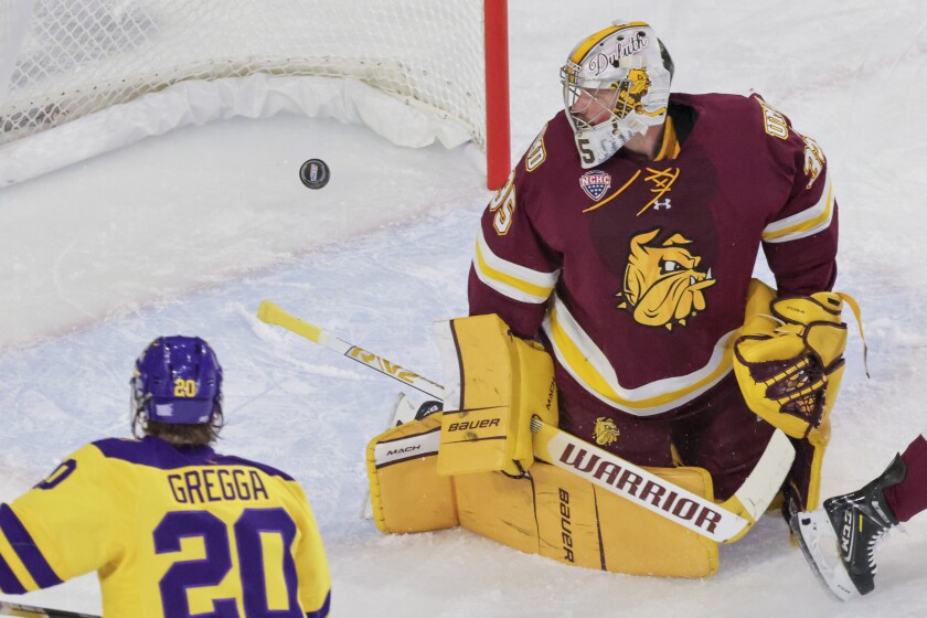 men's hockey players