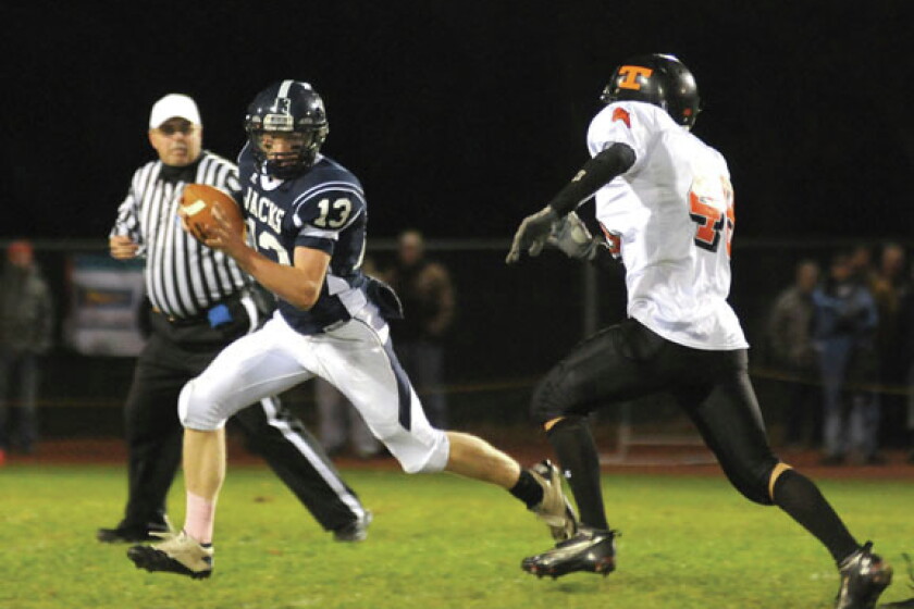 Cody Rutledge Rutledge fills in at QB to lead unbeaten Jacks past St. Cloud Tech 35-6 ...