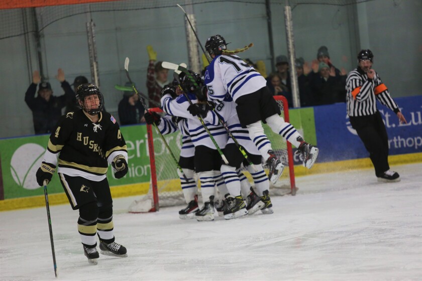 Mirage celebrate a goal.