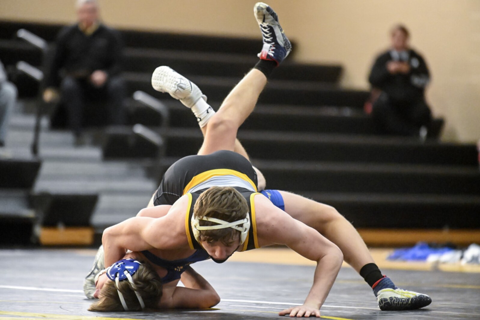 010122.KernelWrestling7.jpg