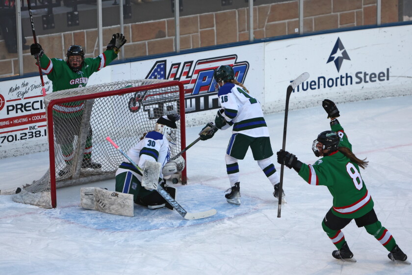 122824.S.FF.WinterClassicHockey2_1.jpg