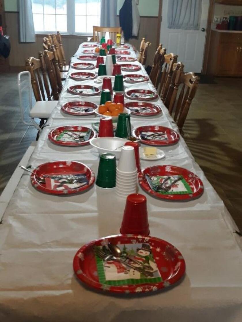 Christmas.table.setting.jpg