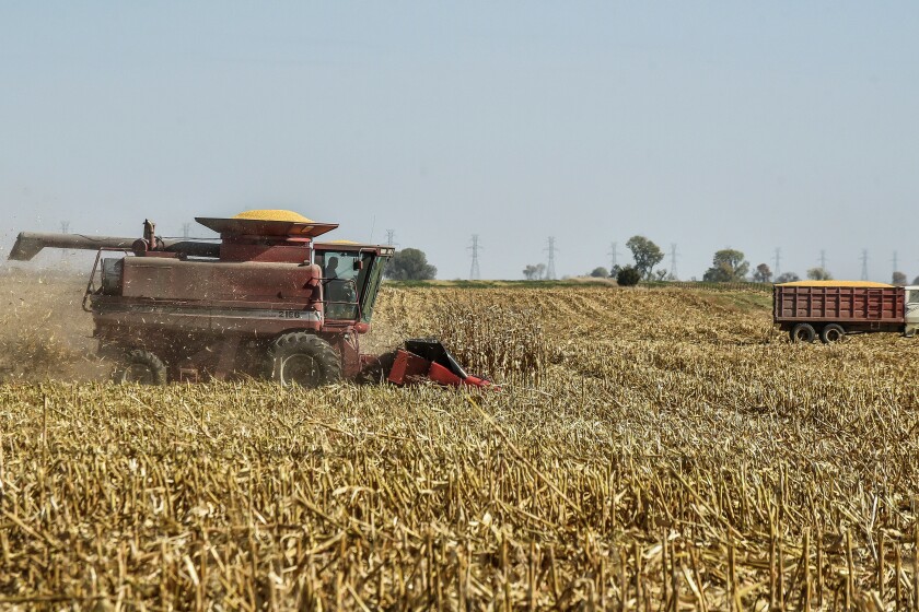 2086651+101915.N.DR_.REDTRACTOR.jpg