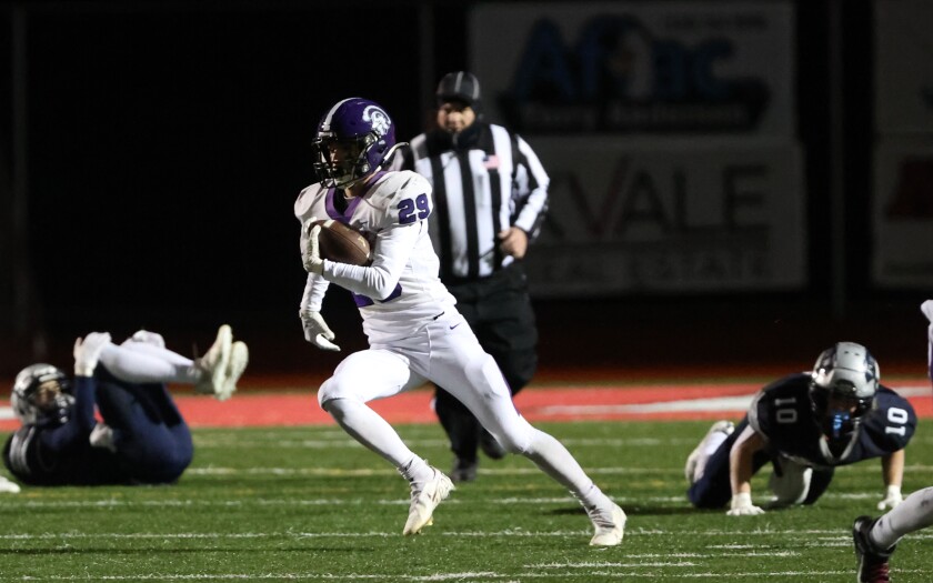 111221.S.FF.MNAAfball.Heng.jpg