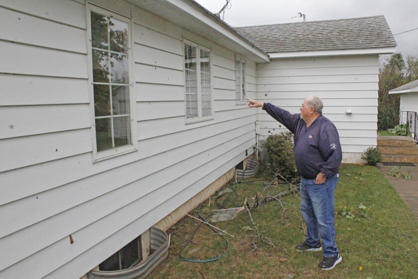 101321.N.PRE.CarpenterBrokenWindows8325.jpg