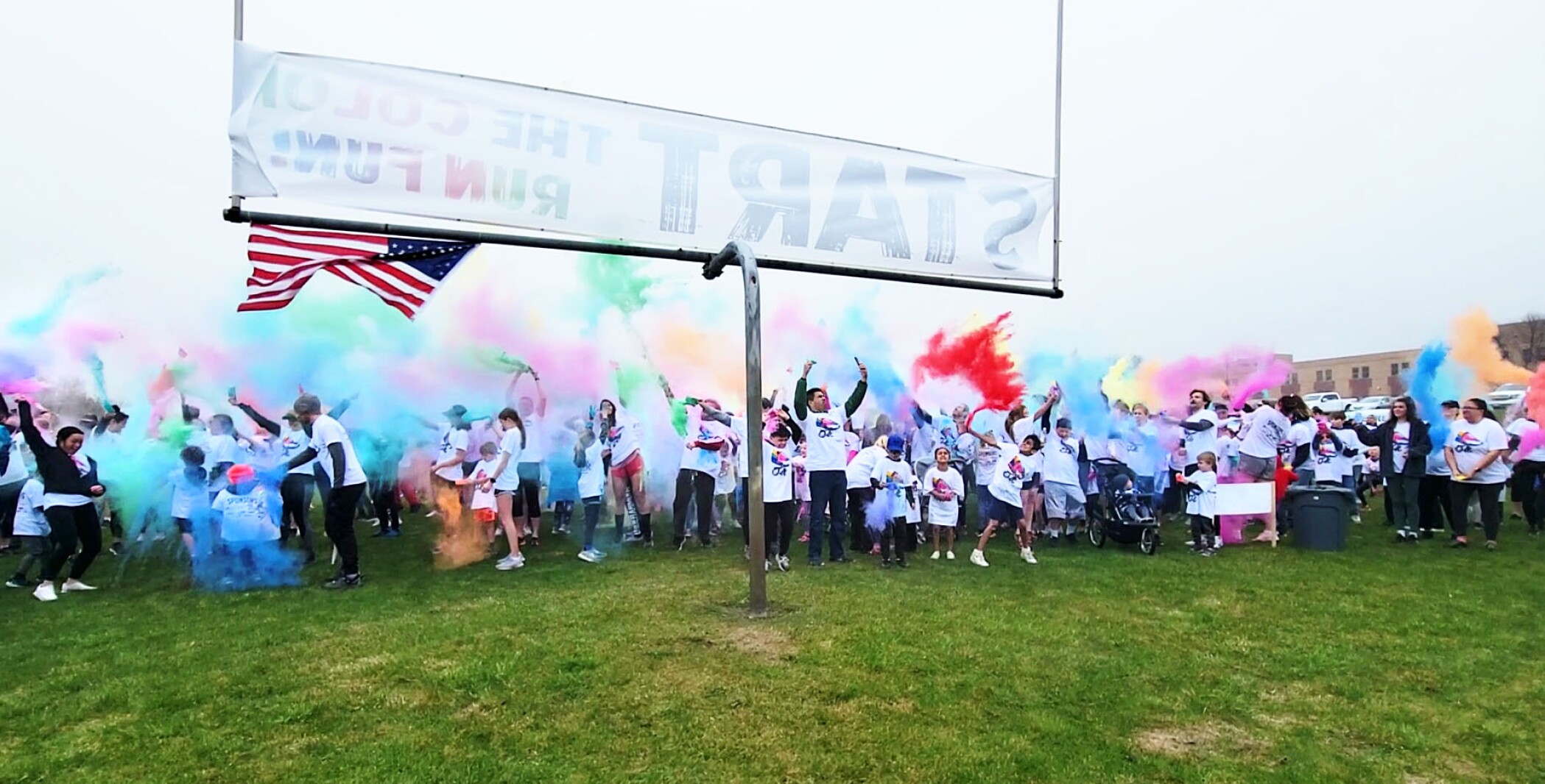More than 500 participate in Discovery Middle School Color Run ...