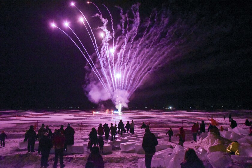 Spicer kicks off WinterFest with lighting ceremony - West Central ...