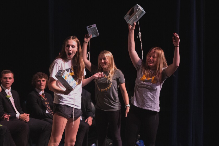 9-19-22HomecomingCoronation-16.jpg