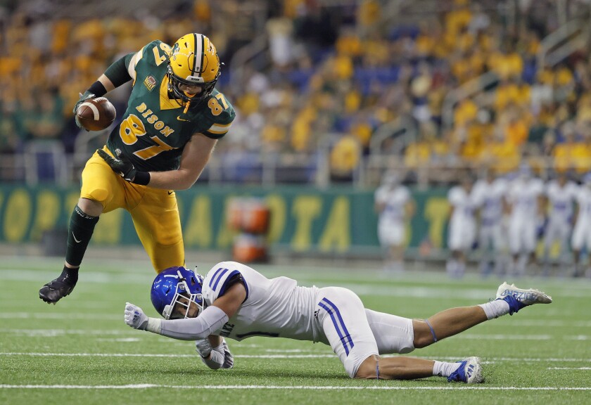090422.S.FF.NDSUfootball