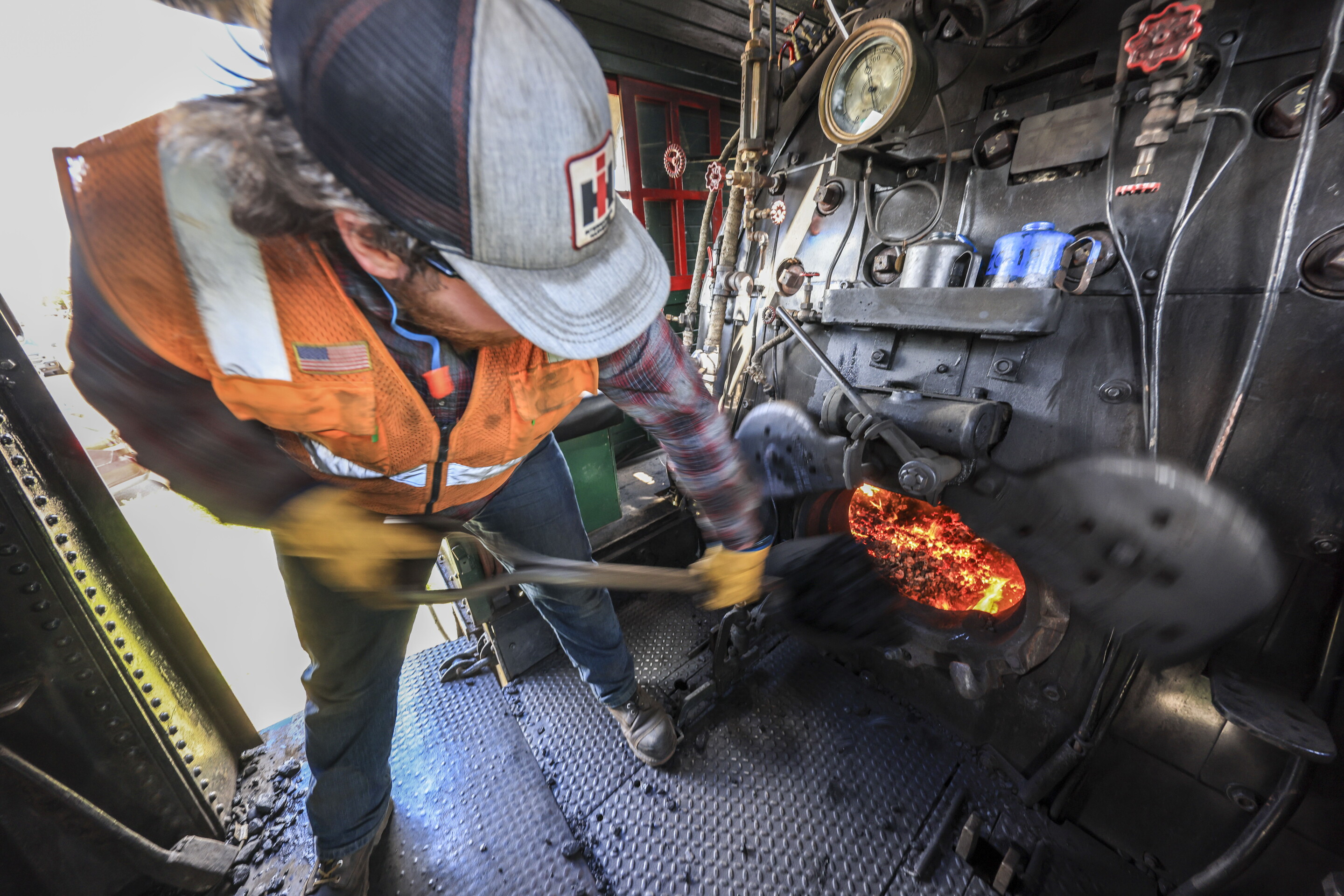 332 Train Engine Steam Locomotive No. 332 hits the tracks up the North Shore - Duluth ...