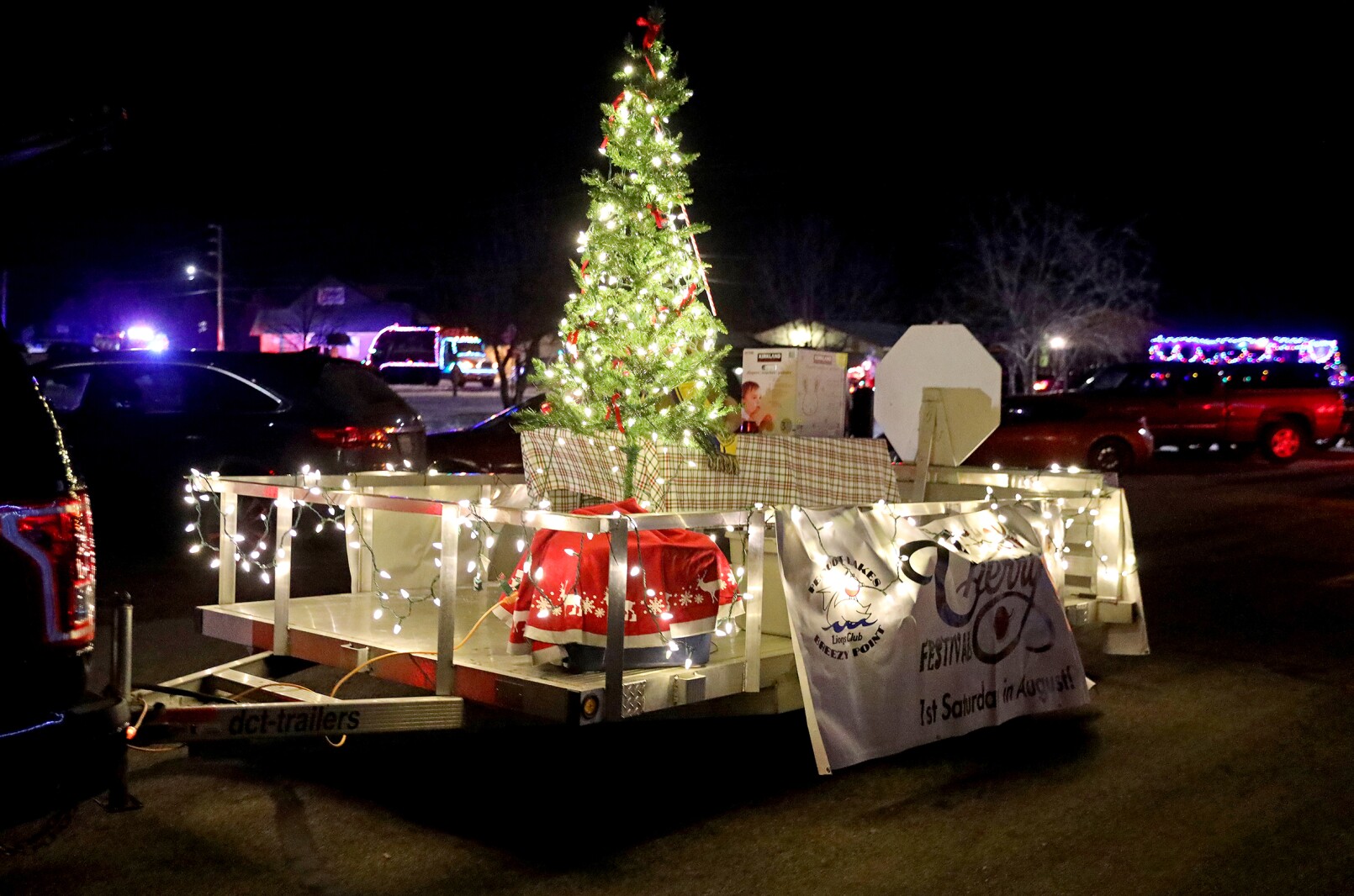 Pequot Christmas Parade Gallery (10).jpg