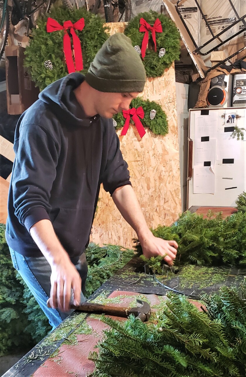 112120.N.GFH.WREATHS-Zack Hanson.jpg