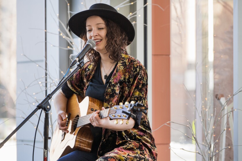 03 Mid-Day Music at One Discovery Square