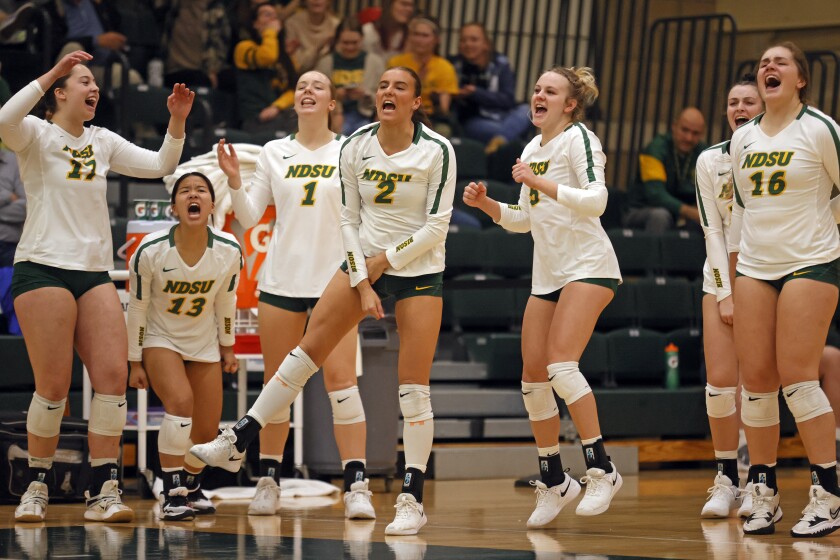 110222.S.FF.NDSUvolleyball