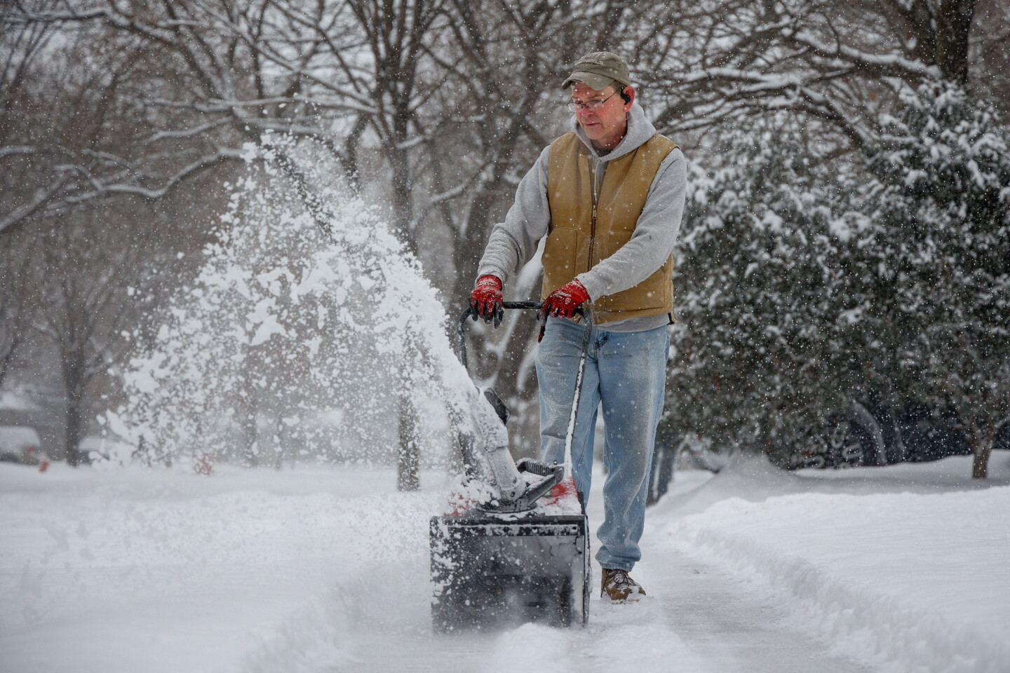 Snow Outdide Photos: Snow falls on Rochester on Dec. 19, 2024 - Post Bulletin ...