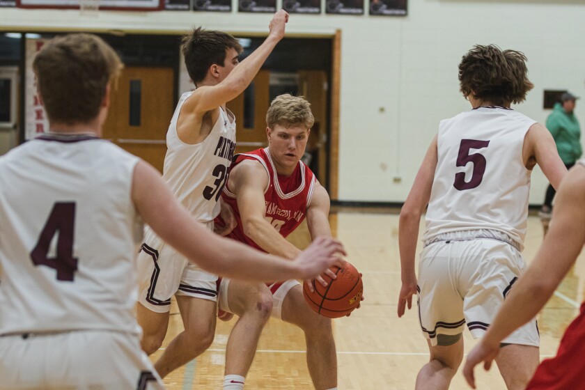 2-28-23ChamberlainvsP-GBoysBasketball-20.jpg